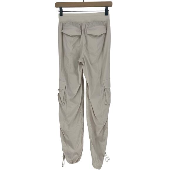 Lululemon Dance Studio Relaxed-Fit Mid-Rise Cargo Pant - Picture 9 of 10